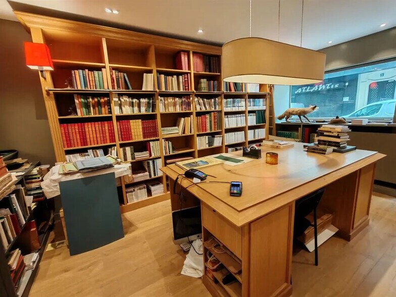 Local commercial dans Paris à louer - Photo de l’immeuble – Image 3 sur 3