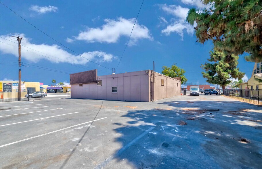 13061 Galway St, Garden Grove, CA à vendre - Photo de l’immeuble – Image 3 sur 11