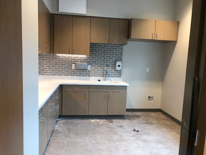 370 E Main St, Hendersonville, TN à vendre - Photo intérieure – Image 2 sur 13