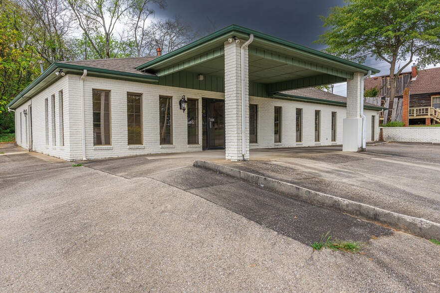208 Marengo St, Florence, AL à louer - Photo de l’immeuble – Image 2 sur 31