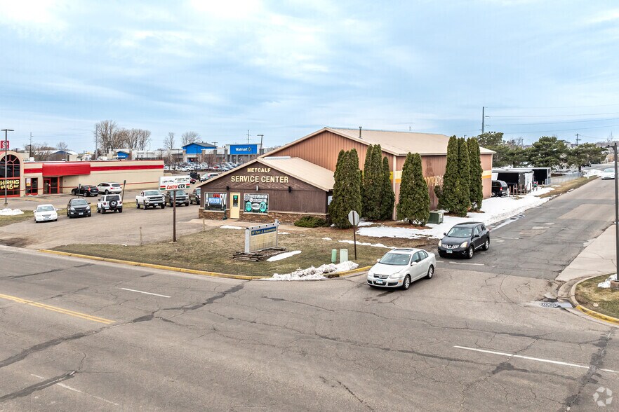 108 12th St SW, Forest Lake, MN à vendre - Photo de l’immeuble – Image 2 sur 6