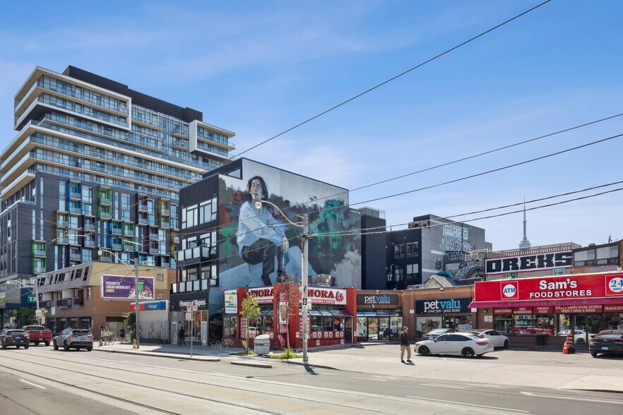 335 College St, Toronto, ON à vendre - Photo de l’immeuble – Image 2 sur 57