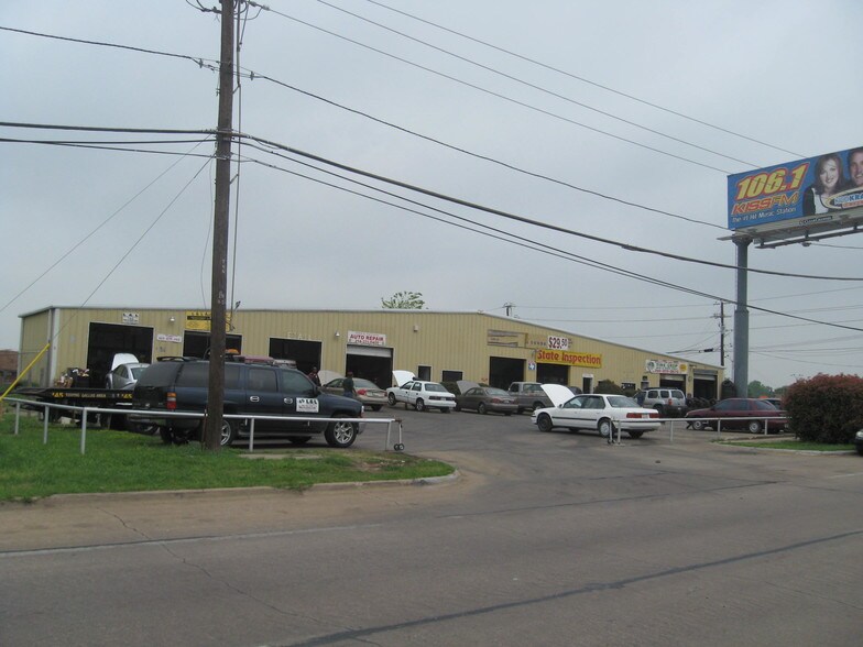 102 W Ann Arbor Ave, Dallas, TX à louer - Photo de l’immeuble – Image 1 sur 6