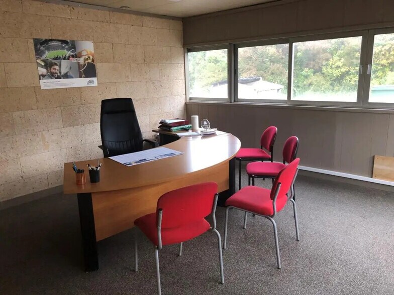 Bureau dans Carbon-Blanc à louer - Photo de l’immeuble – Image 3 sur 5