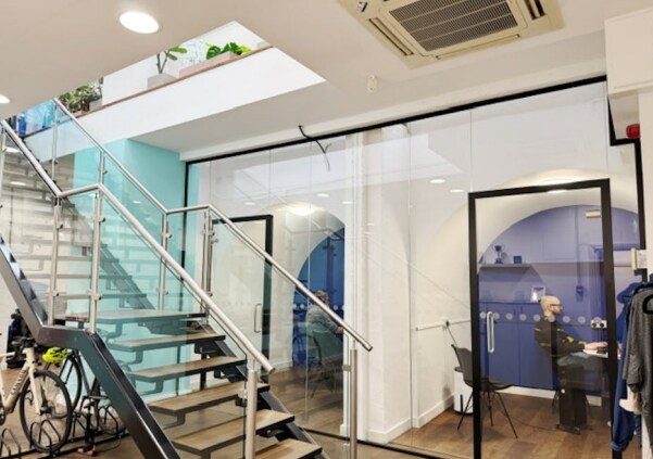 105-107 Farringdon Rd, Londres, LND EC1R 3BU - Lot GRND & BSMT - - Photo intérieure - Image 2 of 5