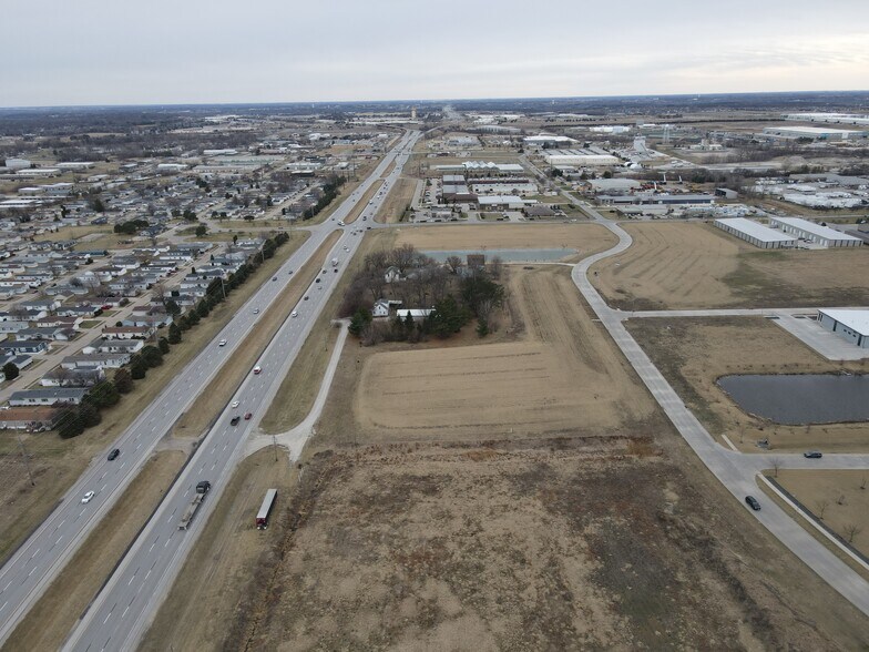 2500 SE Grimes Blvd, Grimes, IA à vendre - Photo de l’immeuble – Image 2 sur 2