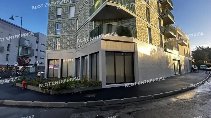 Local commercial dans Rennes à louer - Photo de l’immeuble – Image 1 sur 6