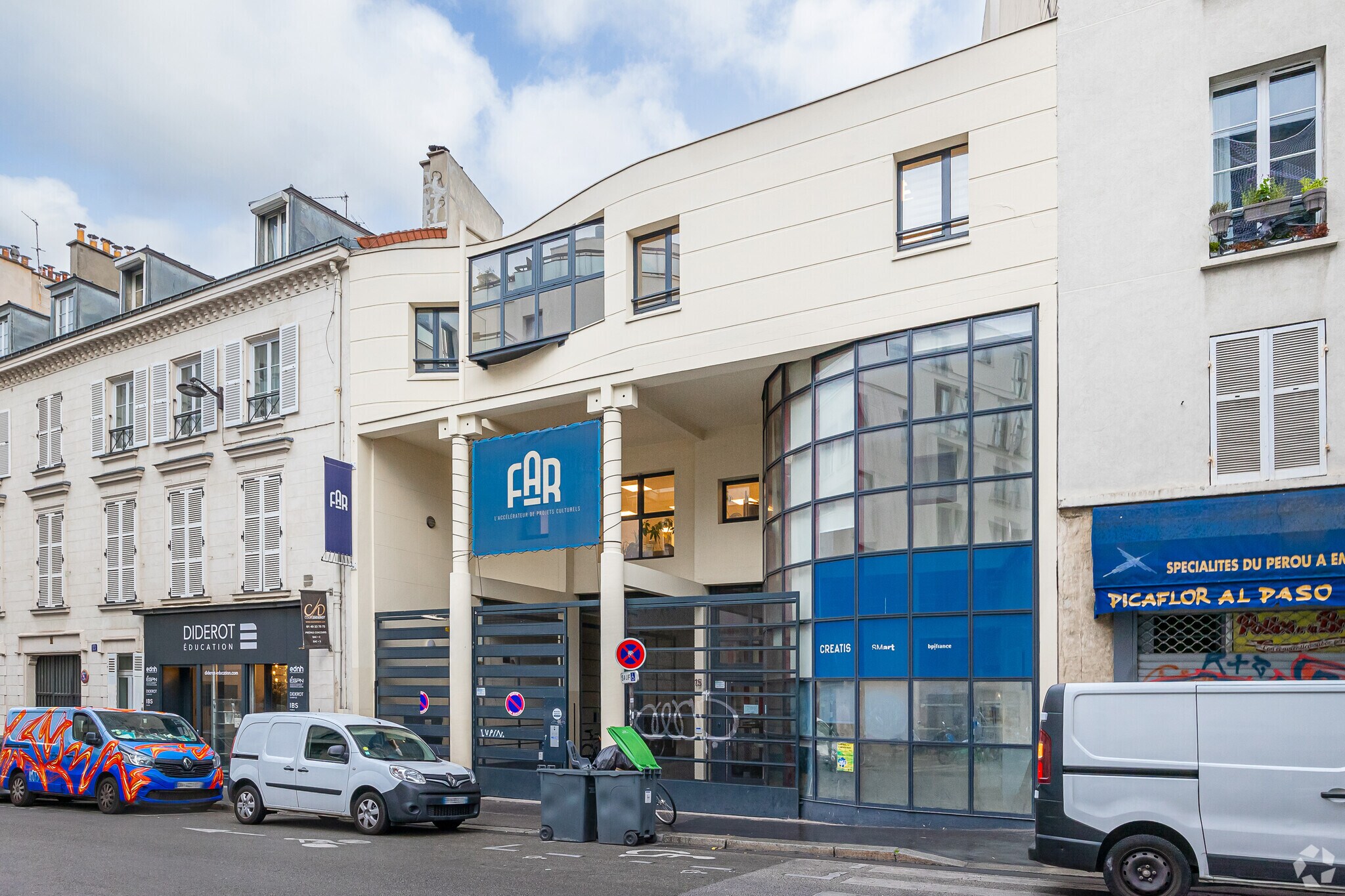 15 Rue De La Fontaine Au Roi, Paris à louer Photo principale– Image 1 sur 8