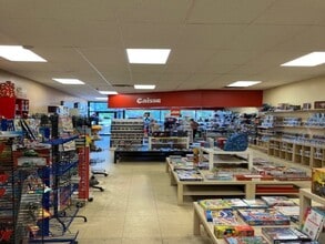 8235-8355 Rue Notre-Dame E, Montréal, QC à louer Photo intérieure– Image 2 sur 3