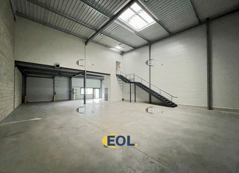 Local d’activités dans Aulnay-sous-Bois à louer - Photo intérieure – Image 2 sur 14