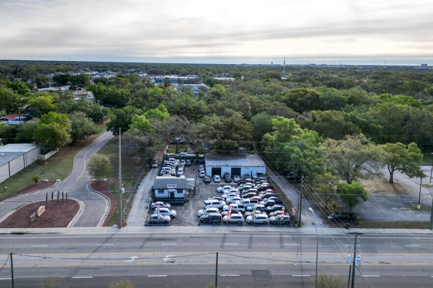 14041 N Florida Ave, Tampa, FL à vendre - Photo de l’immeuble – Image 2 sur 4