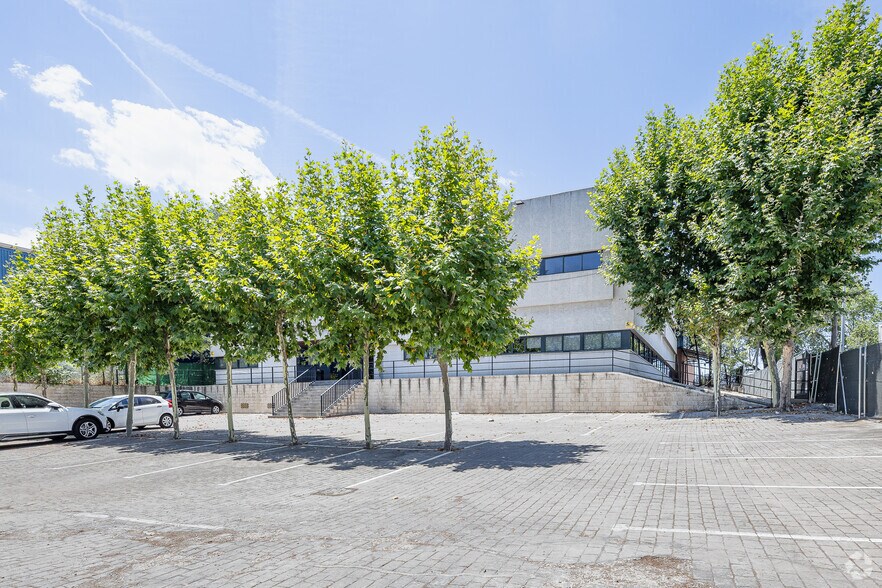Avenida Fuentemar, 16, Coslada, Madrid à louer - Photo de l’immeuble – Image 2 sur 30