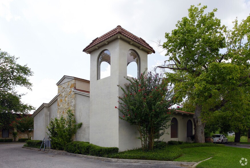 300 Cm Allen Pky, San Marcos, TX à vendre - Photo de l’immeuble – Image 2 sur 13