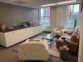 310 SW 4th Ave, Portland, OR à louer Photo intérieure– Image 2 sur 10