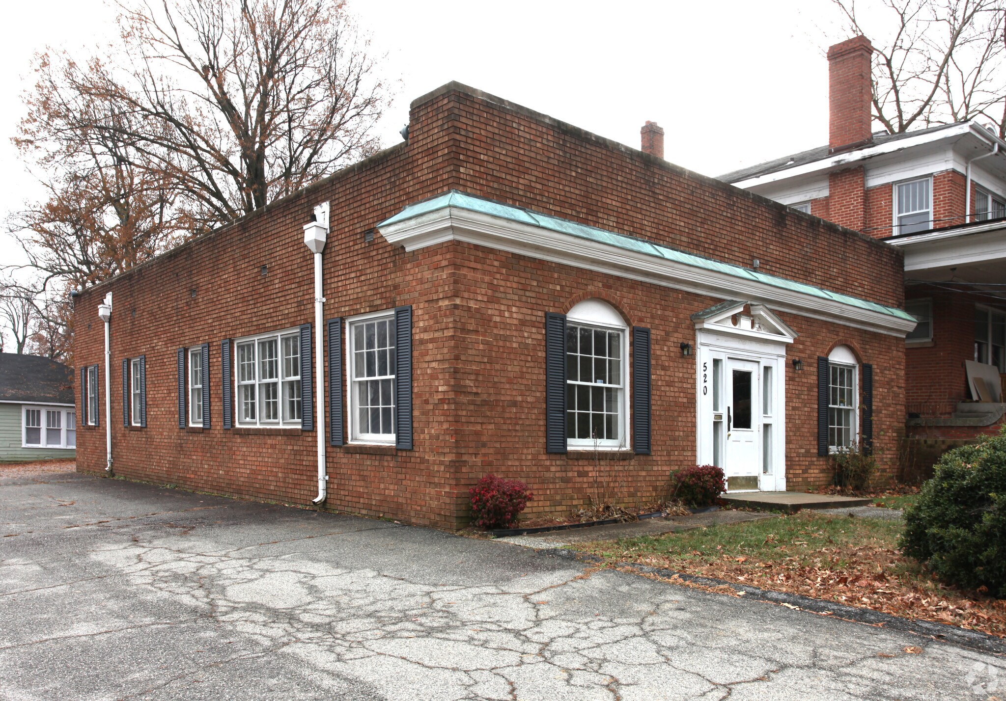 520 Summit Ave, Greensboro, NC à louer Photo principale– Image 1 sur 11