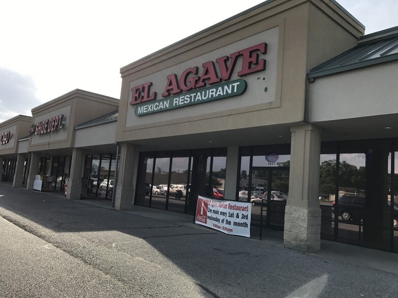 5647 Main St, Zachary, LA à louer - Photo de l’immeuble – Image 2 sur 6