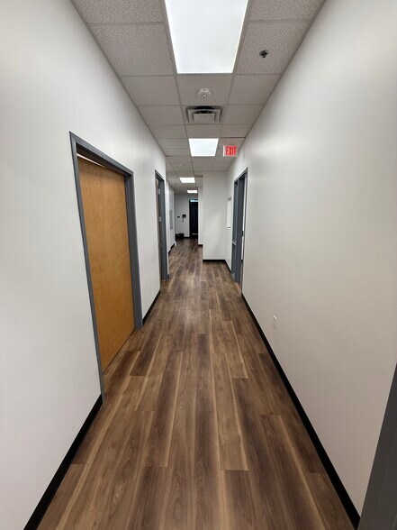 2340 E Beardsley Rd, Phoenix, AZ à louer - Photo intérieure – Image 3 sur 26