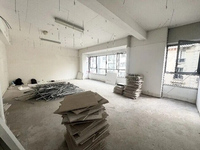 Plus de détails pour Local d'activités à louer