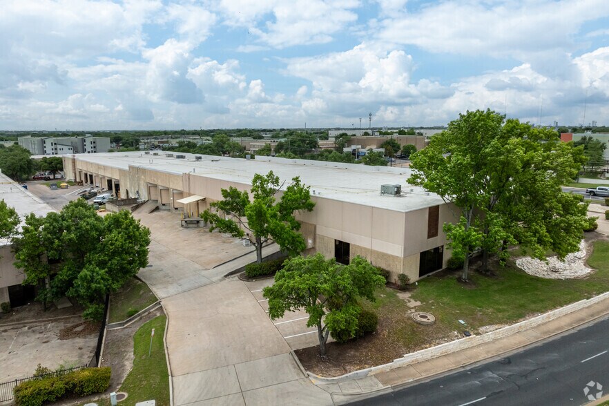 2020 Rutland Dr, Austin, TX à louer - Photo de l’immeuble – Image 3 sur 12