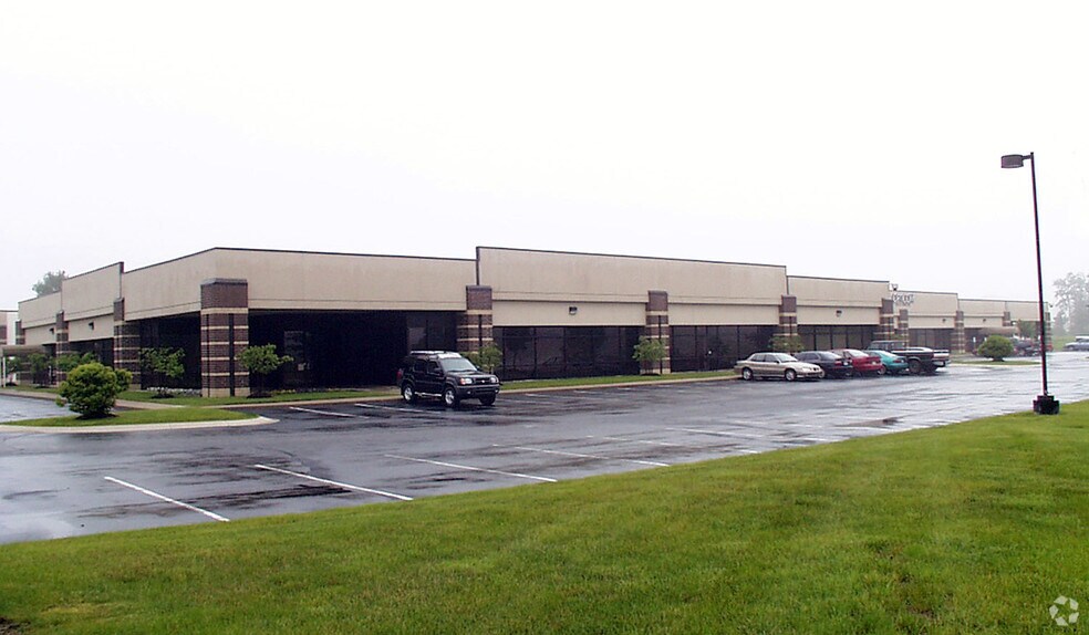 801 Congressional Blvd, Carmel, IN à louer - Photo de l’immeuble – Image 3 sur 7