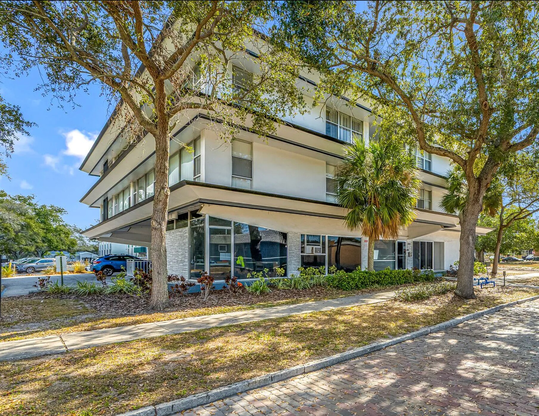 3554 1st Ave N, Saint Petersburg, FL à louer Photo principale– Image 1 sur 9