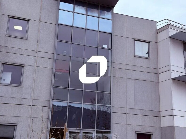 Bureau dans Grenoble à louer - Photo de l’immeuble – Image 3 sur 8