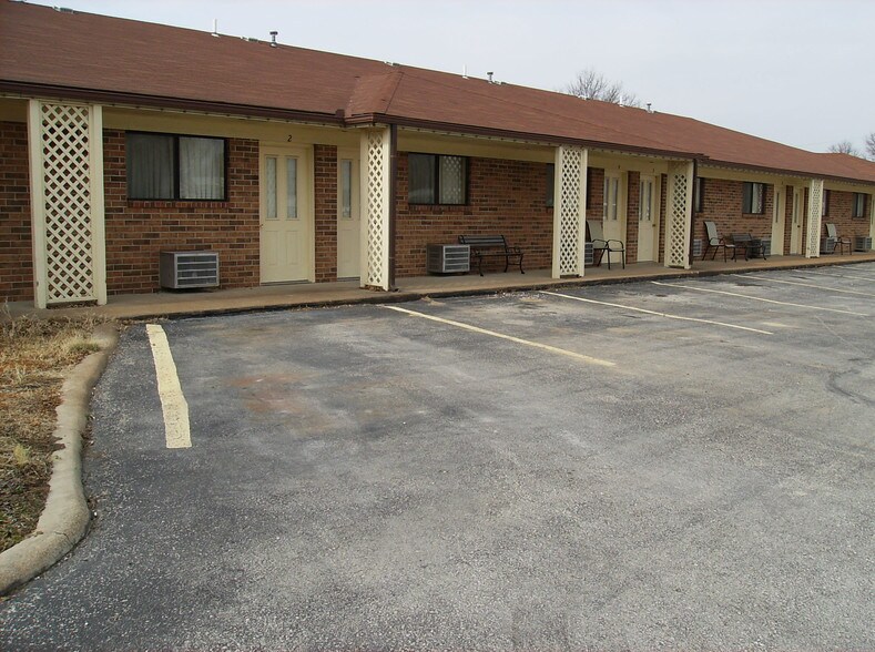 700 W Canville St, Erie, KS à vendre - Photo principale – Image 1 sur 7