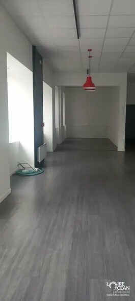 Local commercial dans Nantes à louer - Photo de l’immeuble – Image 3 sur 4