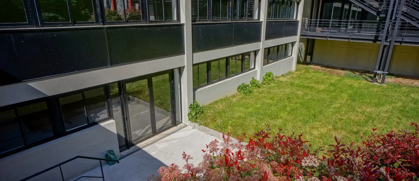 Bureau dans MAGNY-LES-HAMEAUX à louer Photo de l’immeuble– Image 1 sur 19