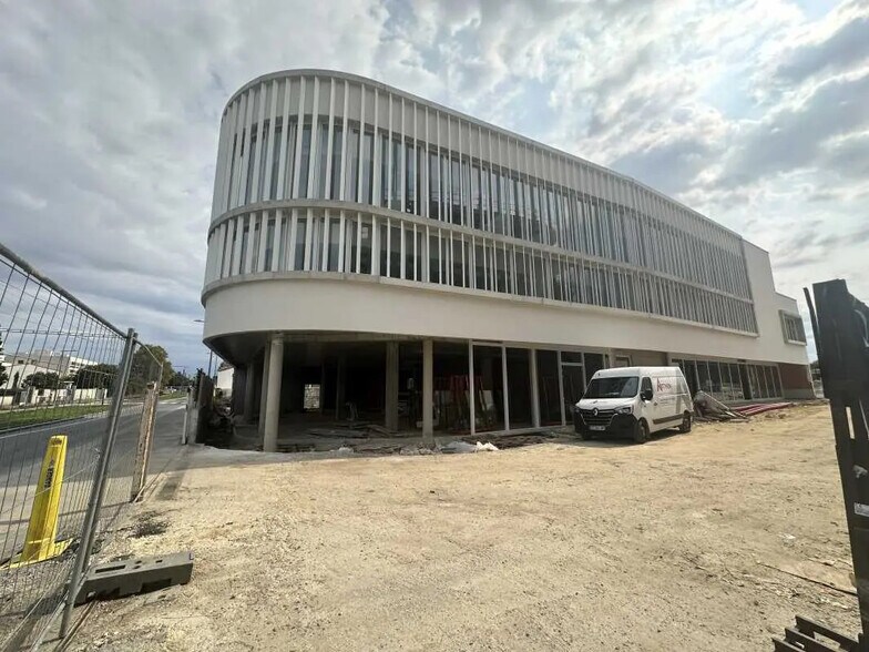 Local commercial dans Le Bouscat à louer - Photo de l’immeuble – Image 1 sur 11