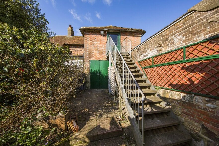 High St, Rotherfield à vendre - Photo de l’immeuble – Image 3 sur 5
