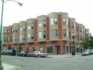 2401 S Oakley Ave, Chicago, IL à louer - Photo de l’immeuble – Image 1 sur 18