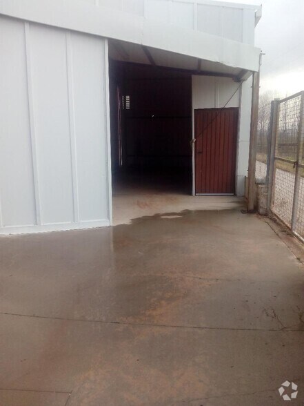 Industriel/Logistique dans Valverde del Majano, Segovia à vendre - Photo de l’immeuble – Image 3 sur 5