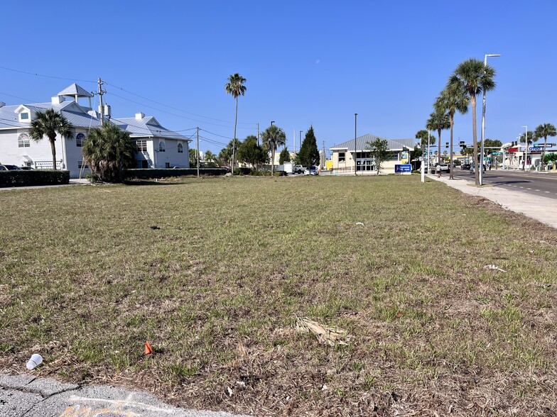 200 75th Ave, St Pete Beach, FL à vendre - Photo principale – Image 1 sur 4
