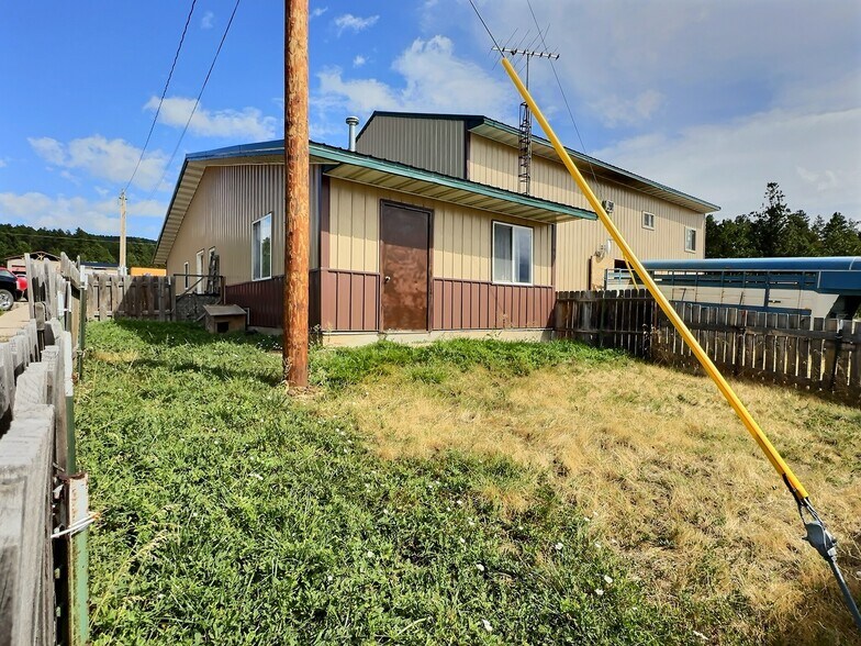 130 Commercial Ln, Sundance, WY à vendre - Photo de l’immeuble – Image 2 sur 26