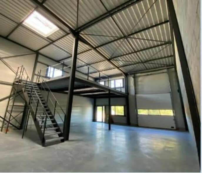 475 Avenue Victor Hugo, Valence à vendre - Photo de l’immeuble – Image 1 sur 6