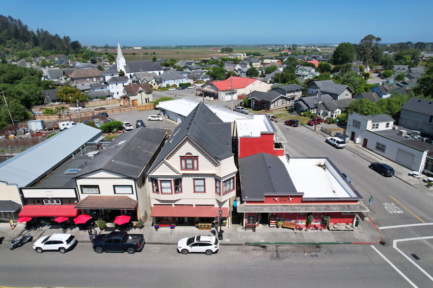 577 Main St, Ferndale, CA à vendre - Photo de l’immeuble – Image 2 sur 42