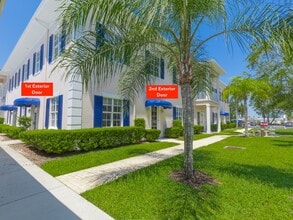 1555 Indian River Blvd, Vero Beach, FL à louer Photo de l’immeuble– Image 1 sur 29