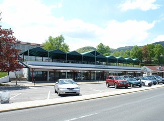 Plus de détails pour 12 Beach Rd, Lake George, NY - Local commercial à louer