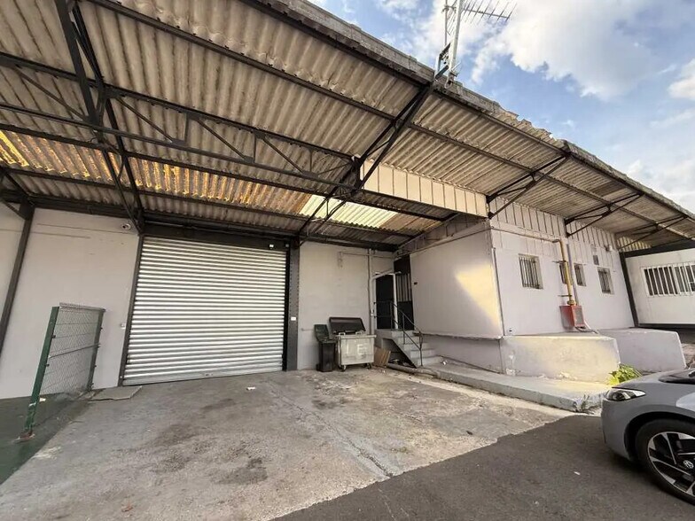 Local d’activités dans Villeurbanne à louer - Photo de l’immeuble – Image 3 sur 11