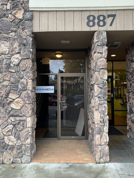 887 Oak Grove Ave, Menlo Park, CA à louer - Photo de l’immeuble – Image 3 sur 14