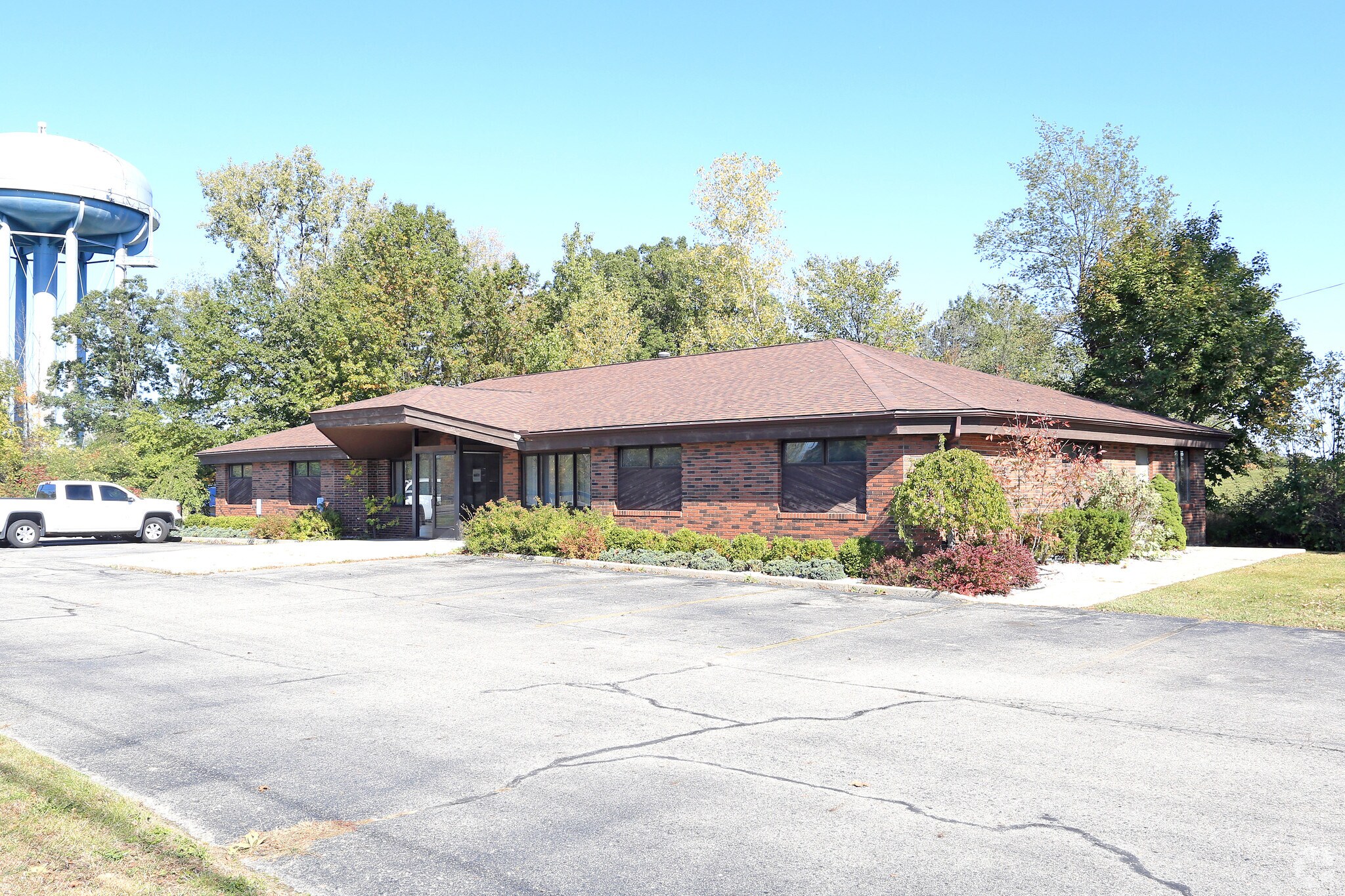 1500 N Main St, Lapeer, MI à vendre Photo principale– Image 1 sur 5