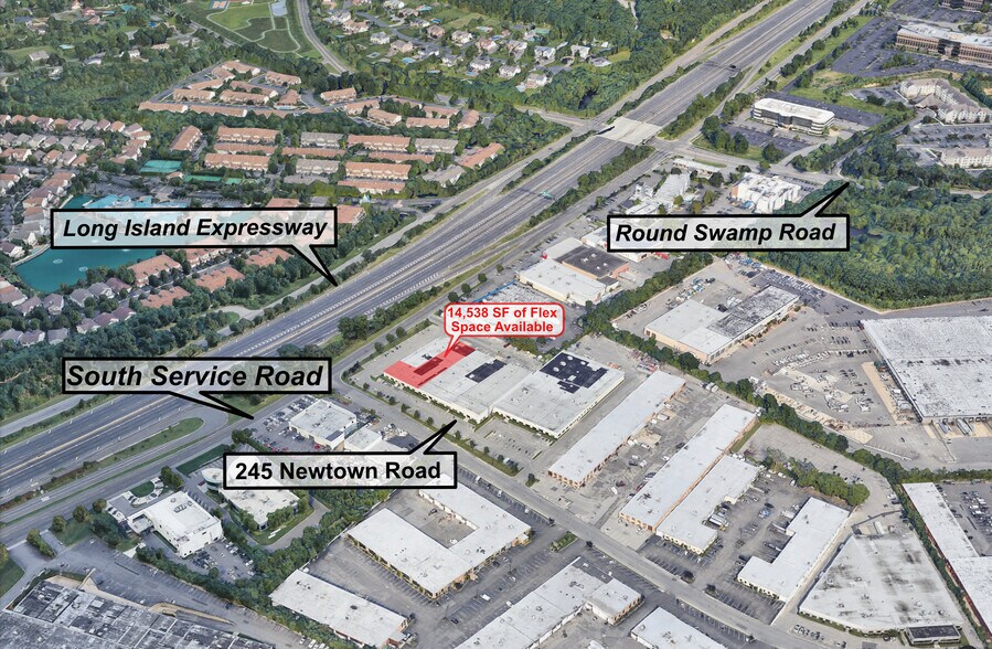 245 Newtown Rd, Plainview, NY à louer - Aérien – Image 2 sur 10