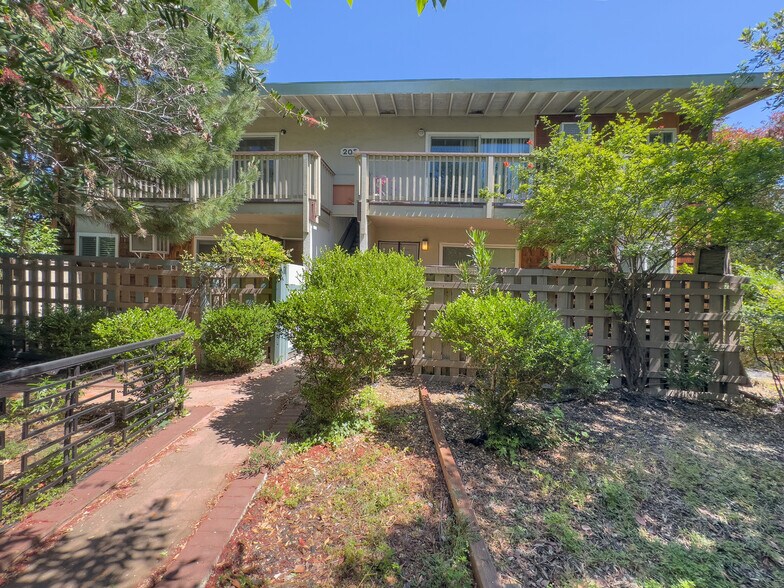 205 Muir Rd, Martinez, CA à vendre - Photo de l’immeuble – Image 2 sur 26