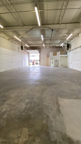 52 129 Av NW, Edmonton, AB à louer - Photo intérieure – Image 3 sur 21