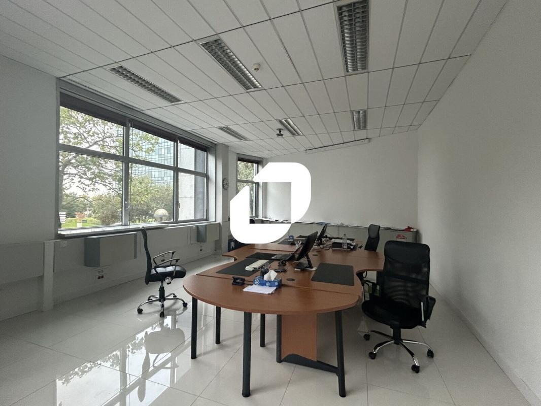 Bureau dans Noisy-le-Grand à vendre Photo intérieure– Image 1 sur 9