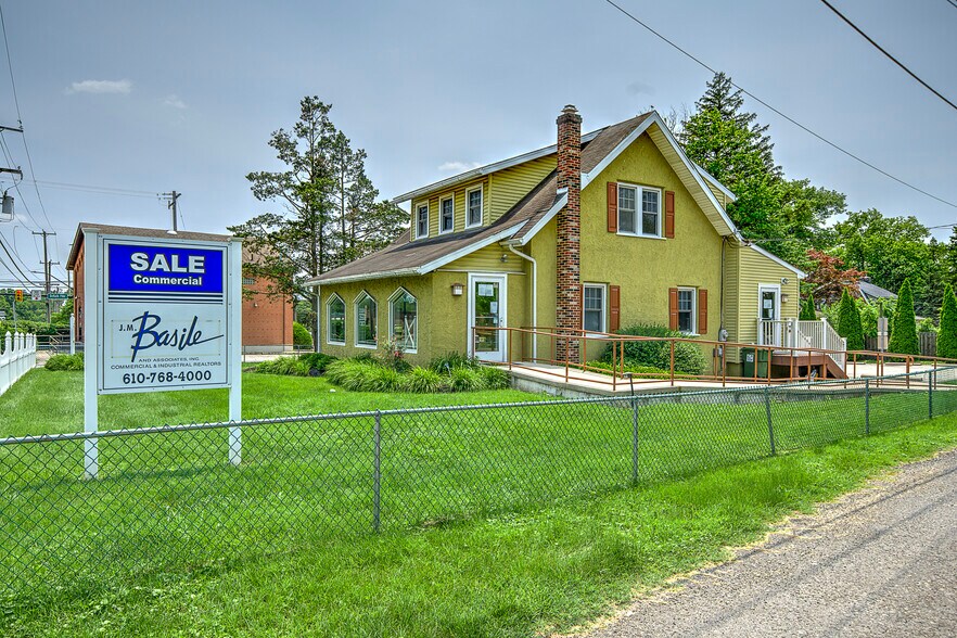 4 W Township Line Rd, East Norriton, PA à louer - Photo de l’immeuble – Image 2 sur 15