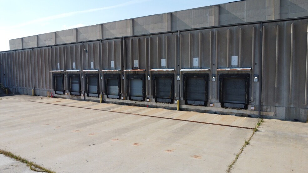 1551 E Willow St, Kankakee, IL à louer - Photo de l’immeuble – Image 3 sur 16