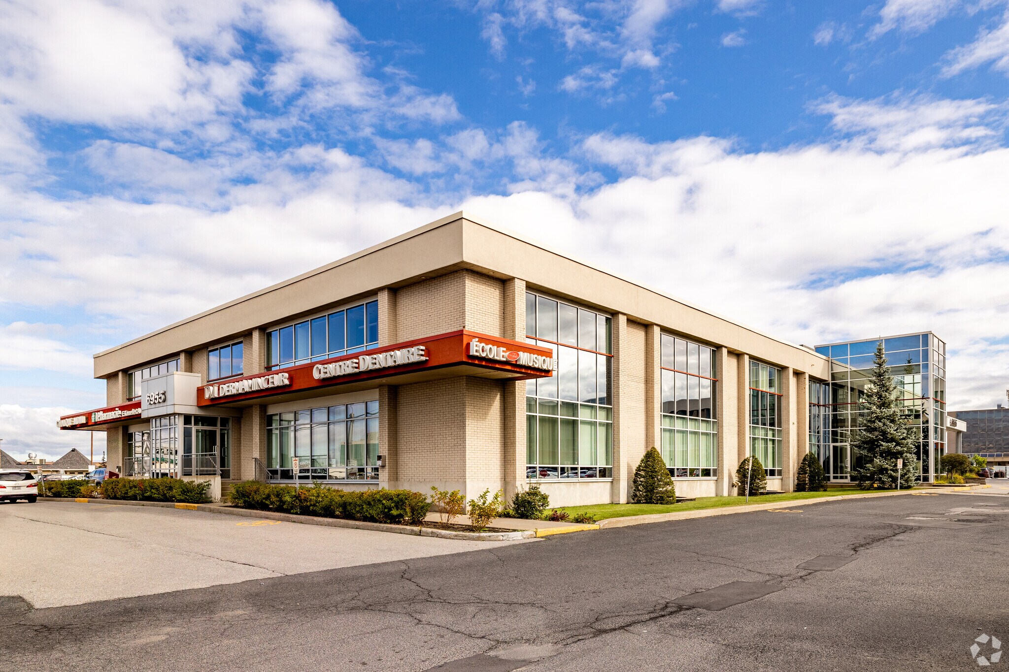 6975 Taschereau Boul, Brossard, QC à louer Photo principale– Image 1 sur 7