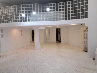 Plus de détails pour Local commercial à louer